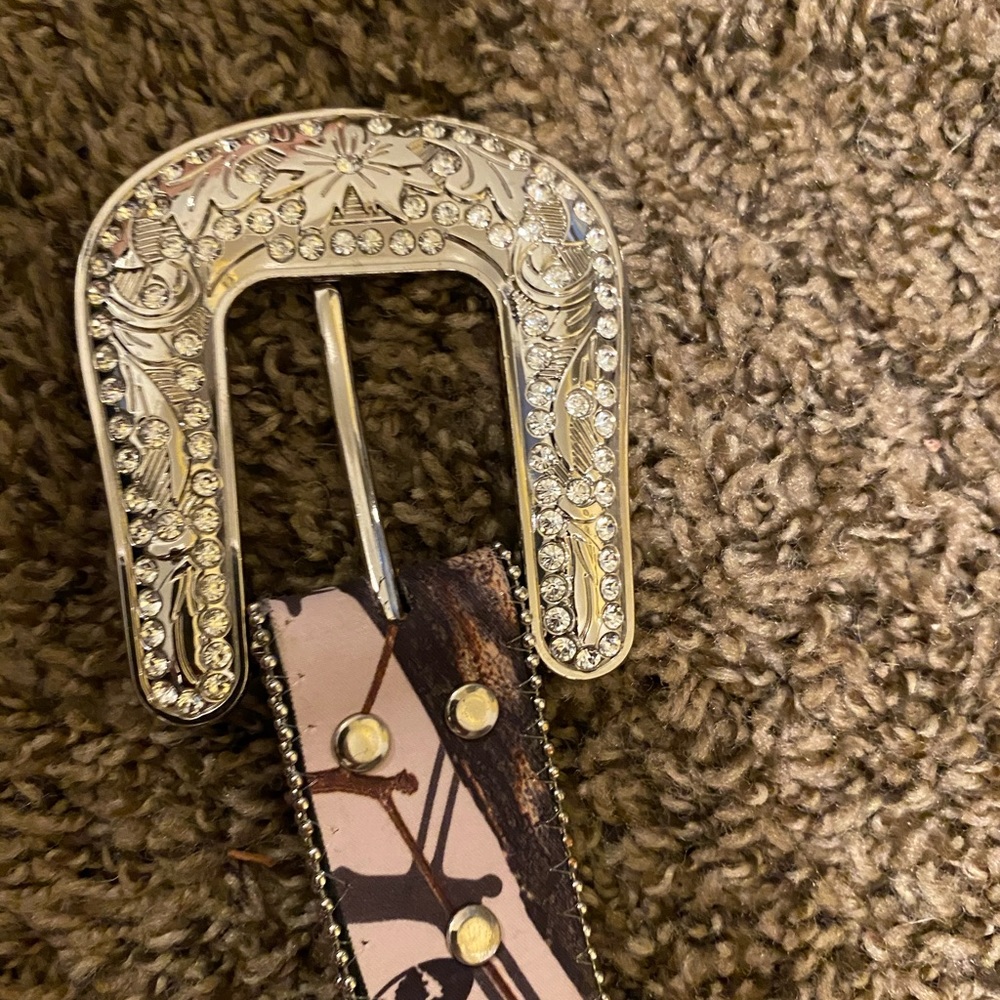 Belt - Picture 2 of 3